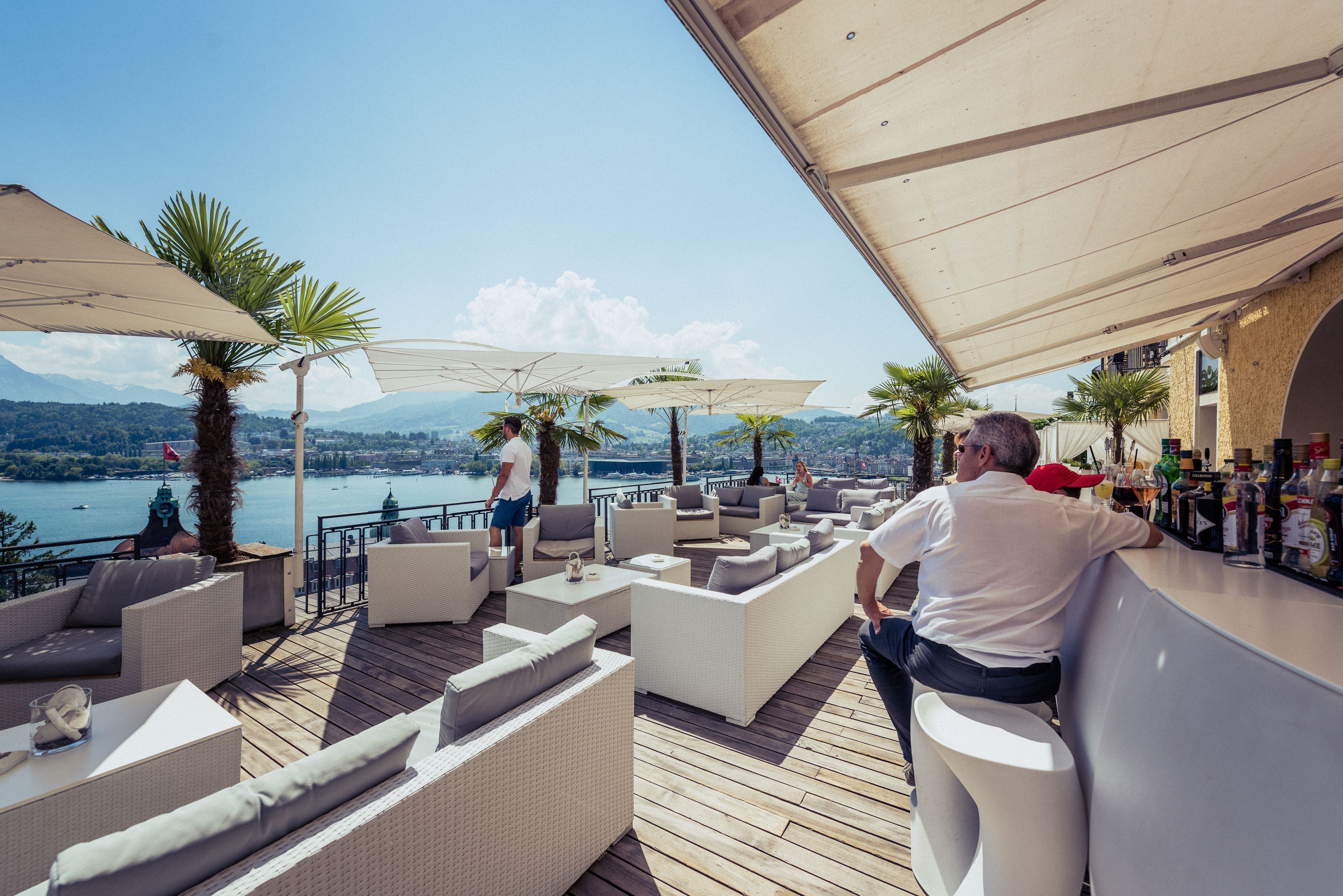 600a2a34-5a5c852e Penthouse by Art Deco Hotel Montana