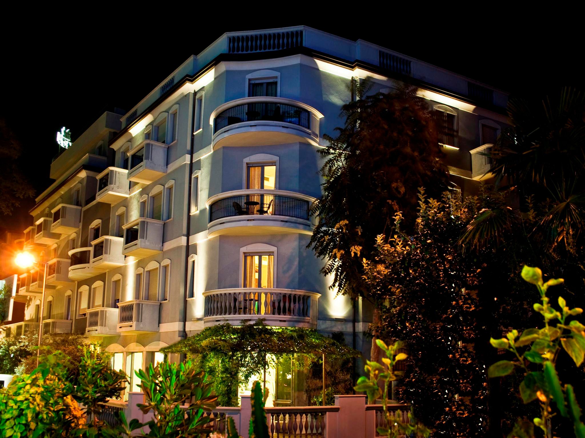 Hotel Sovrana, Rimini, Rimini, Italy - Compare Deals