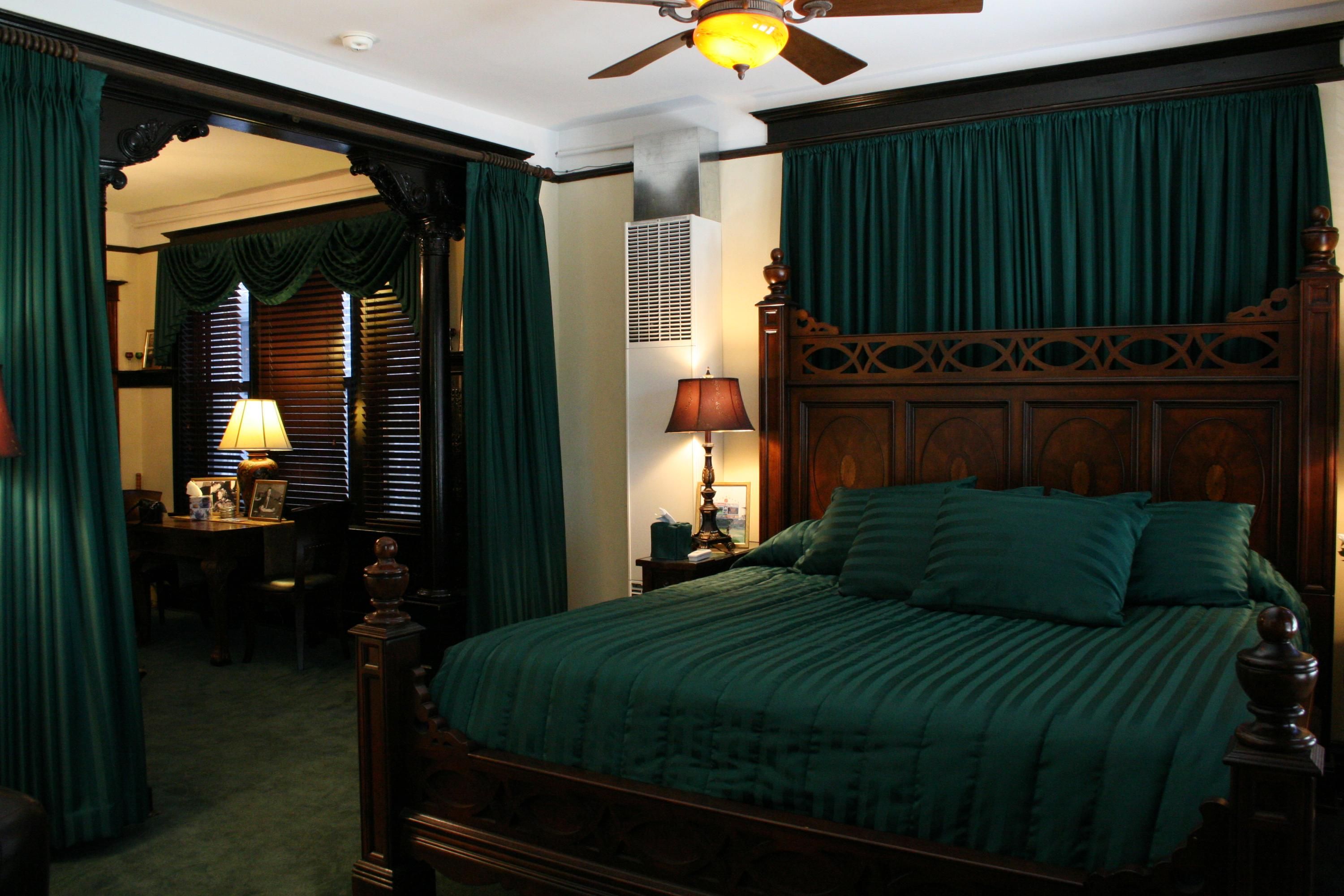 Bed & Breakfasts in Chicago from $54/night - KAYAK