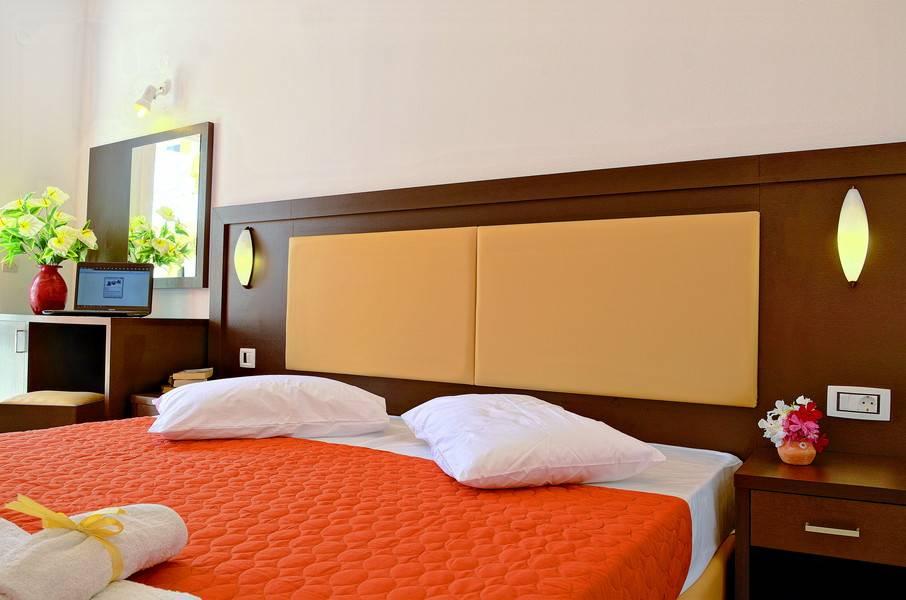 ikaros hotel laganas