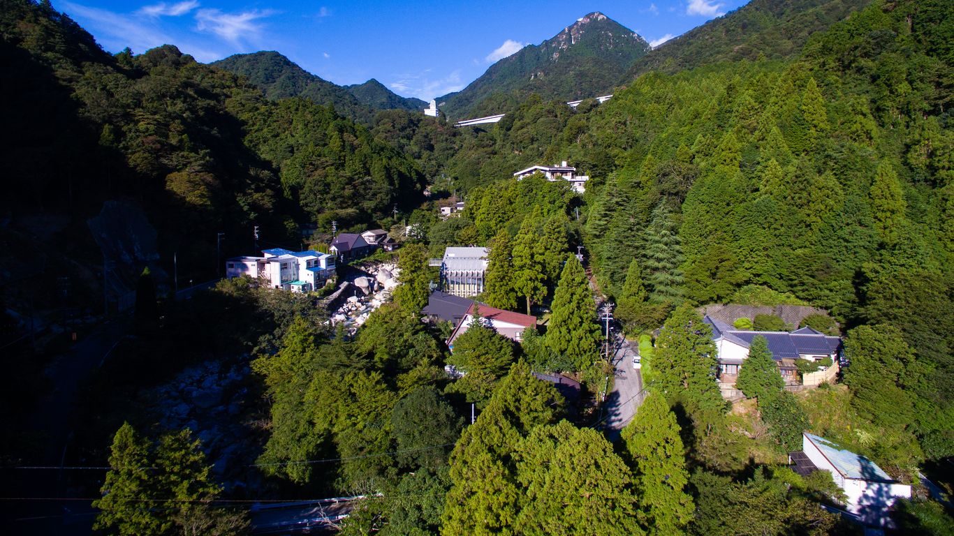 Hotels in Komono