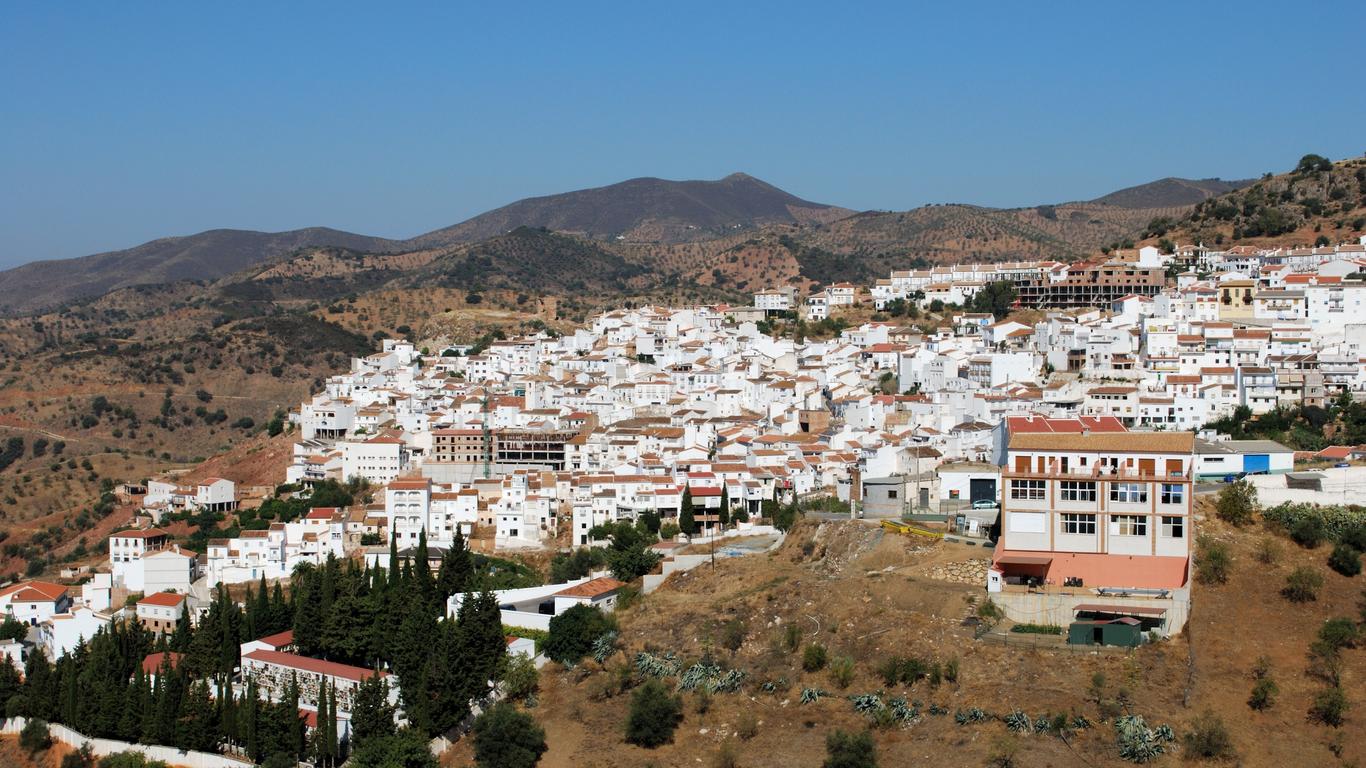 Hotels in Almogía
