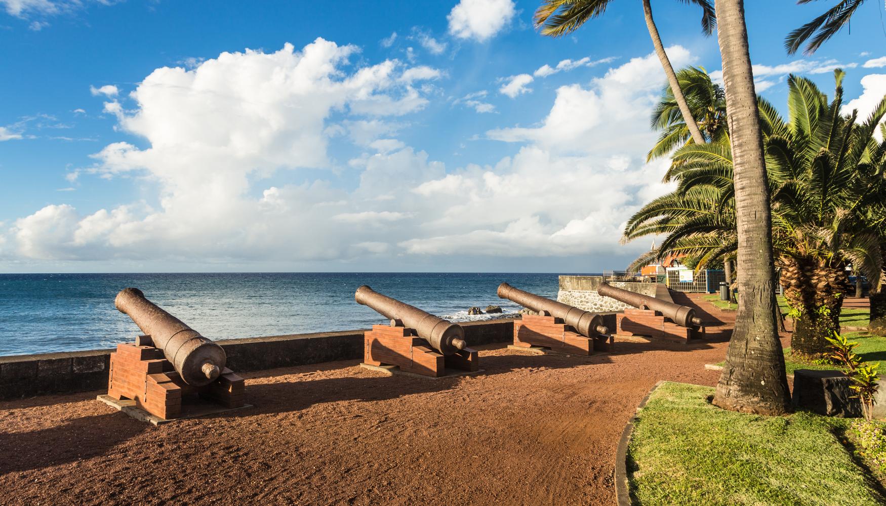 Location De Voitures L Aeroport Saint Denis La Reunion Roland