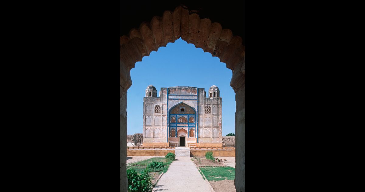 Business Class Flights to Pakistan from 697 KAYAK