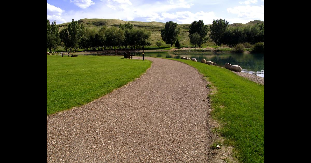 Medicine Hat (YXH) Flight Status, Maps & more KAYAK