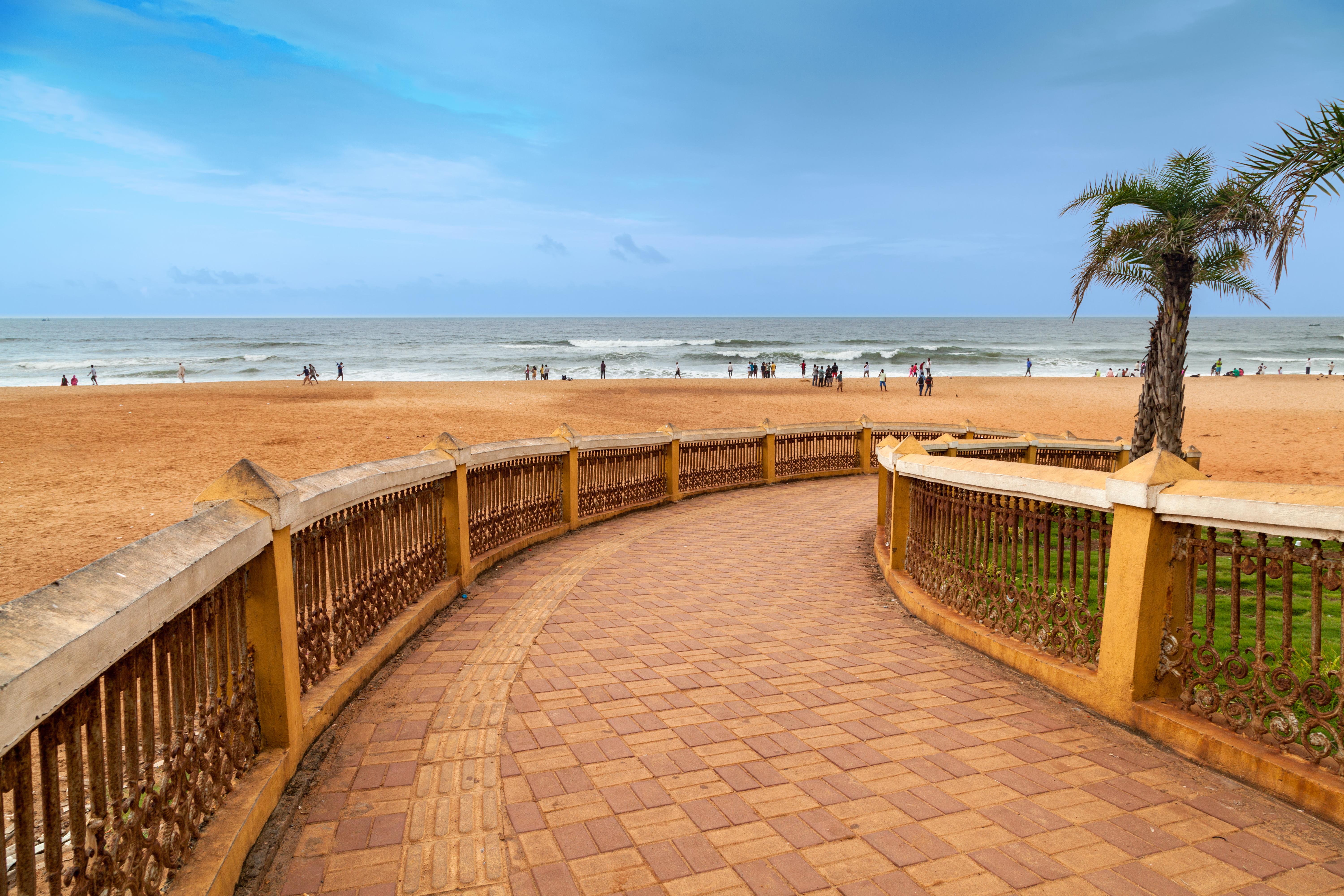 ibis hotel goa to baga beach distance