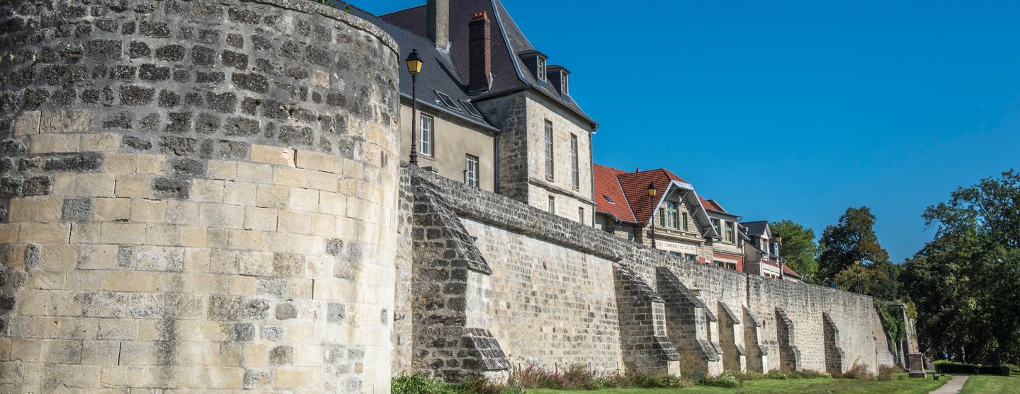 Laon Car Hire
