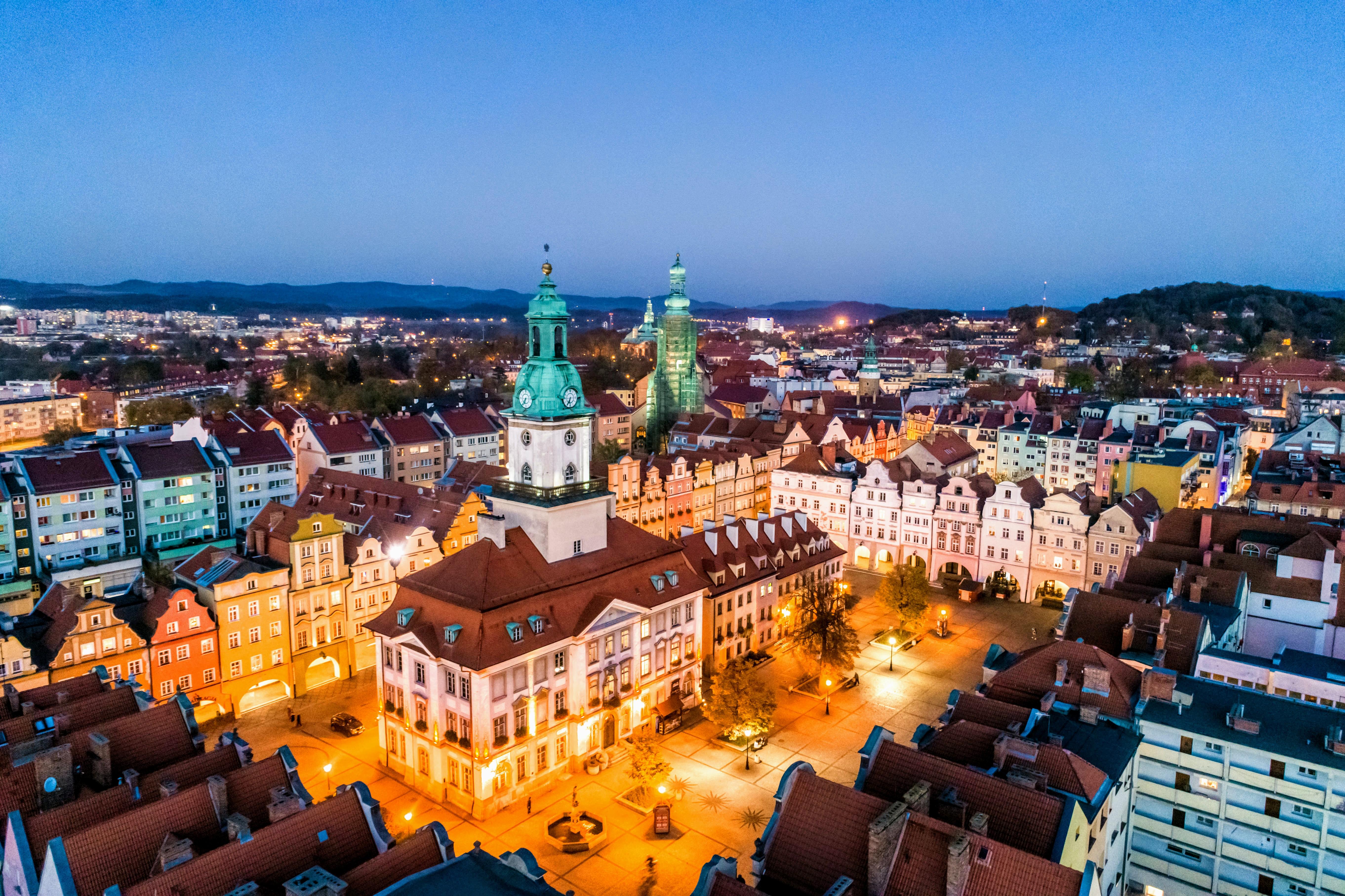 Время в польше. Jelenia Gora Польша. Еленя ГУРА. Зелена ГУРА Польша. Город Зелена ГУРА Польша.