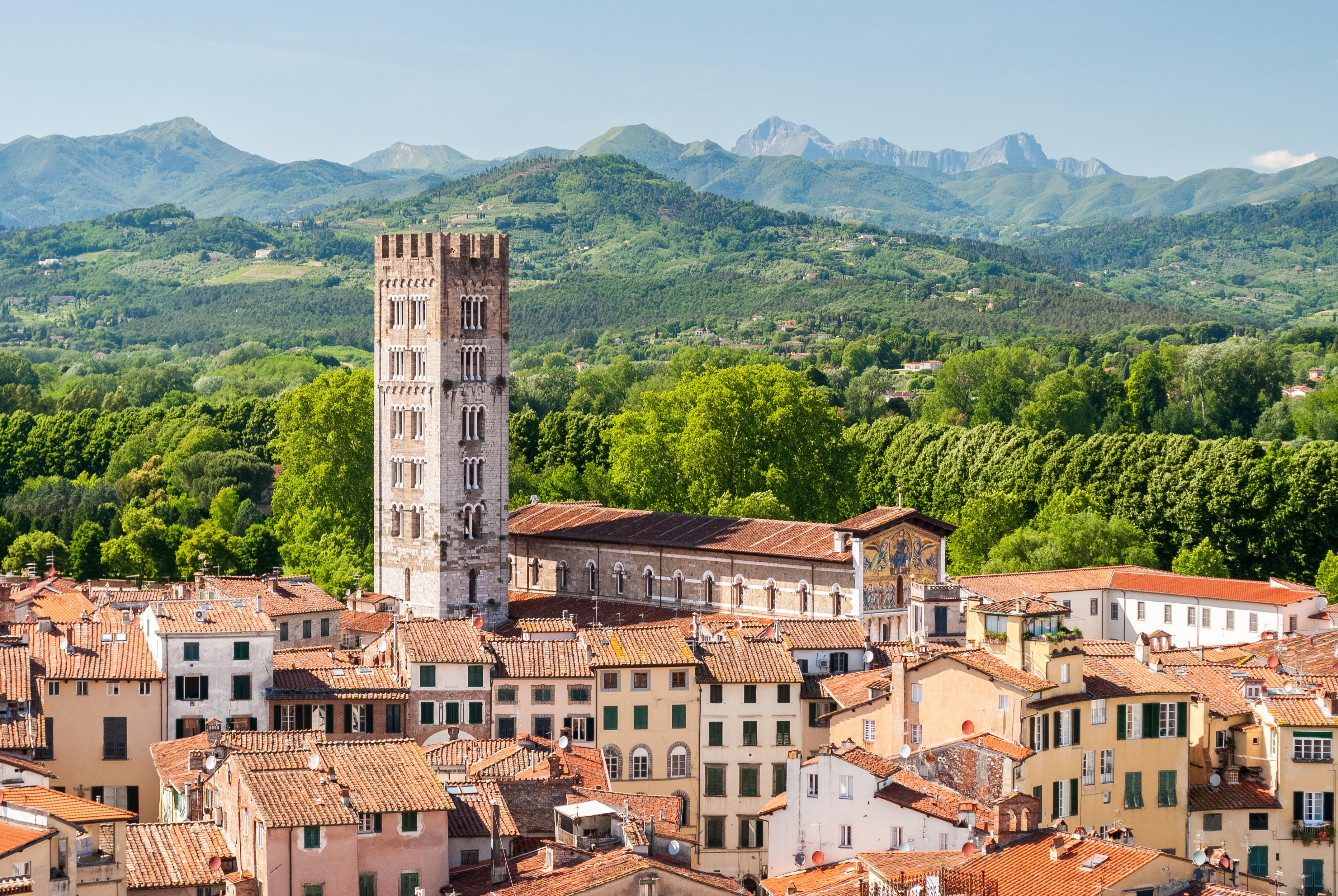 Auto a noleggio Europcar a Lucca da 16 al giorno KAYAK