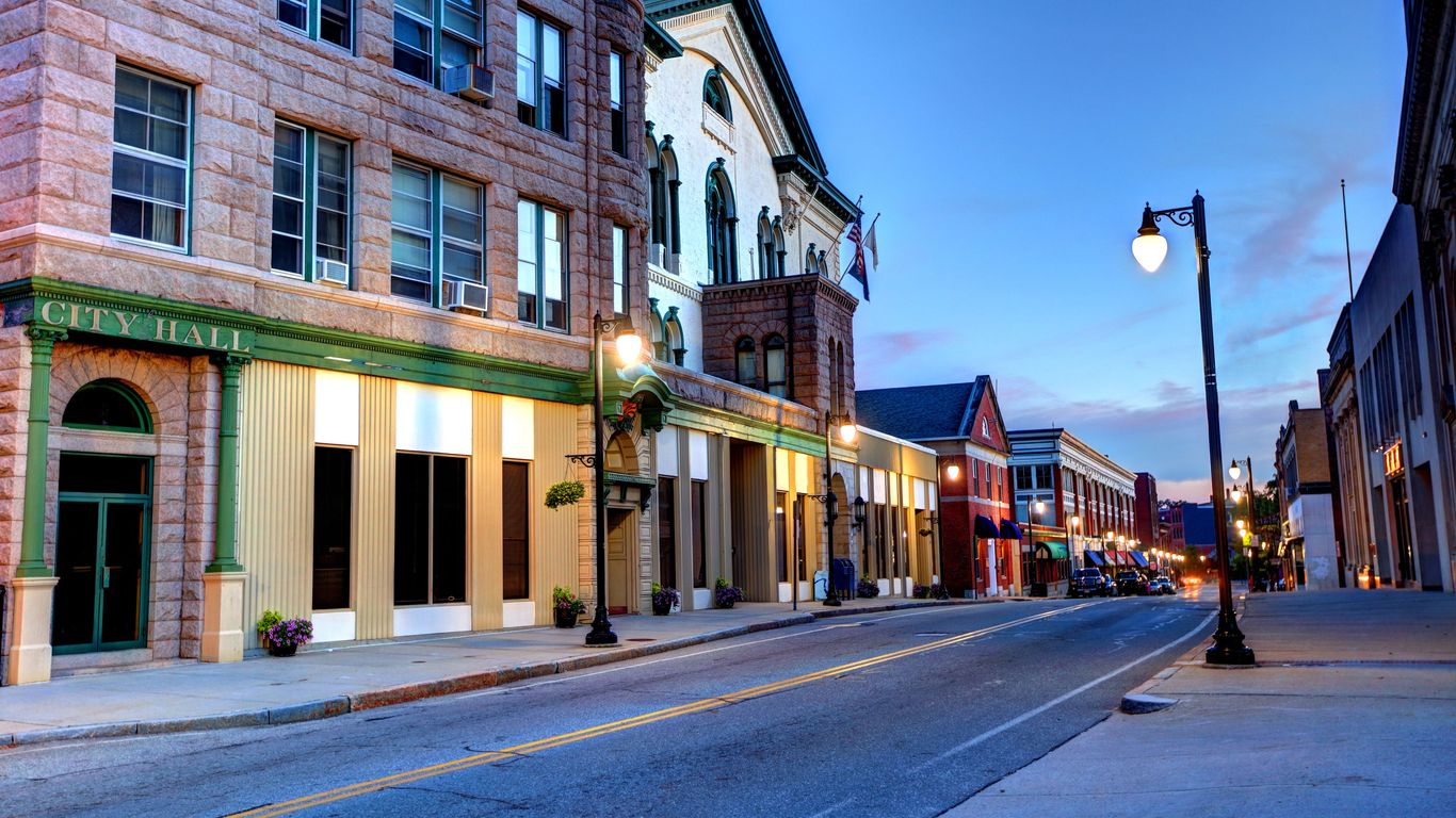 Hotels in Woonsocket