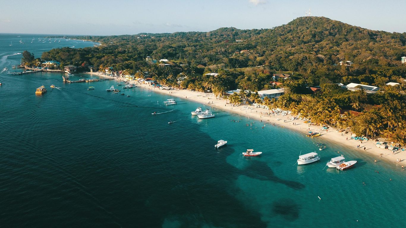 Vacations in Roatan Island