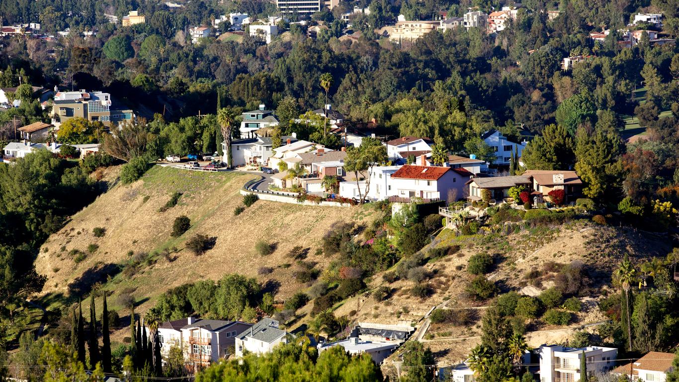 Westfield Topanga & The Village - Hilton Woodland Hills / Los Angeles