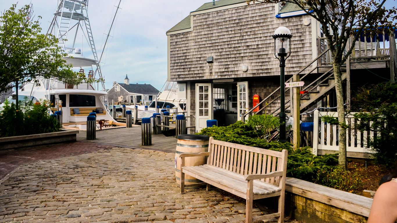 Flights to Nantucket Memorial