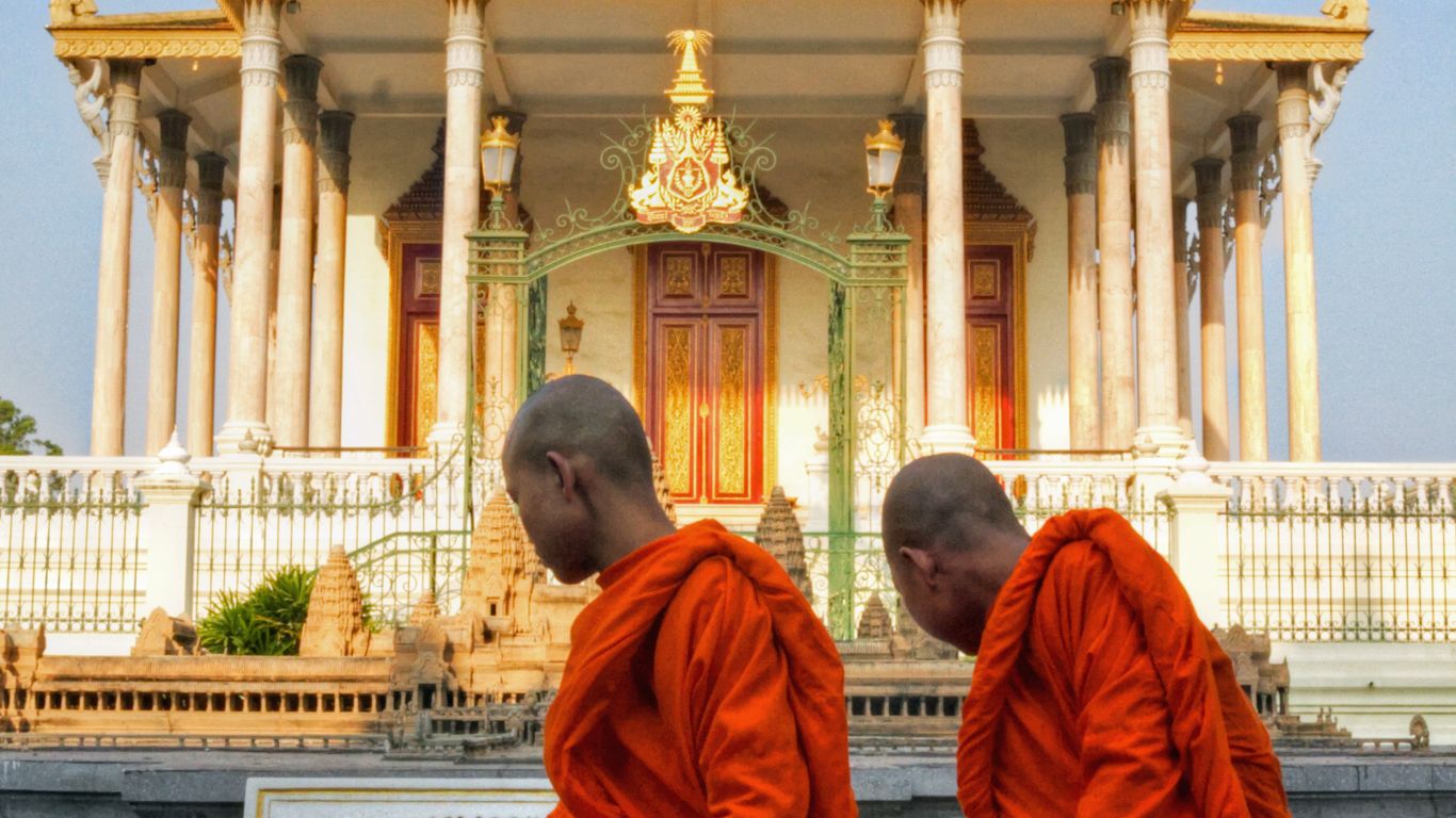 Flights to Phnom Penh