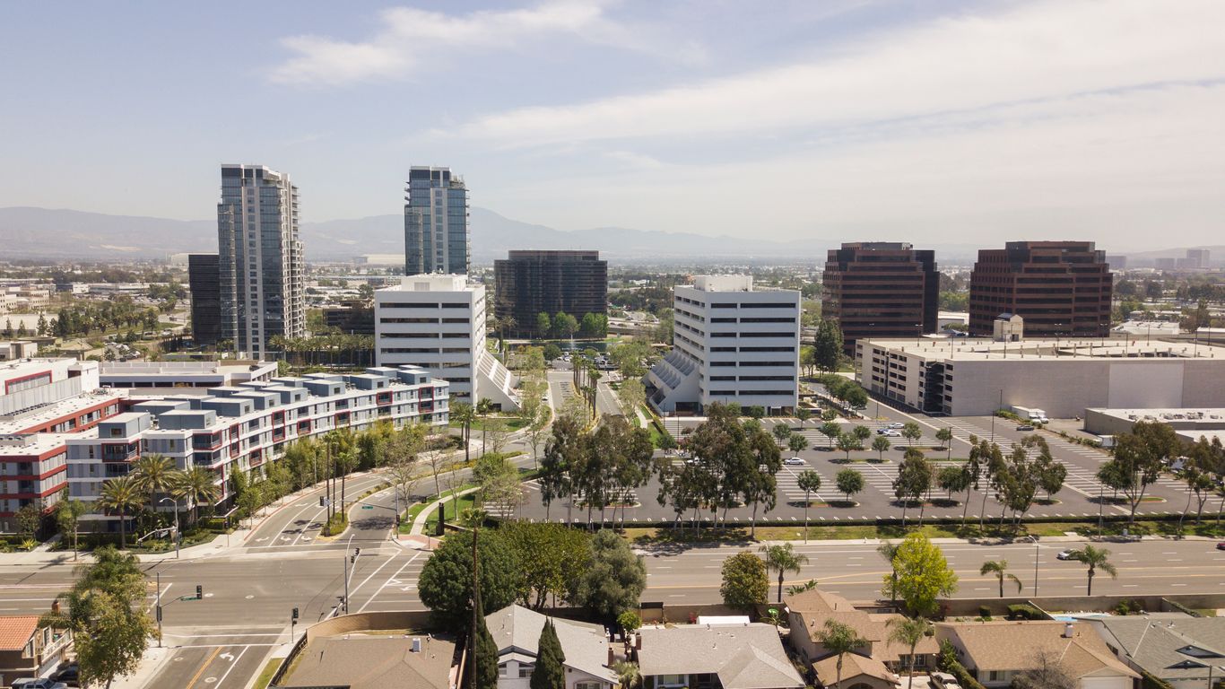 Flights to Santa Ana J. Wayne/Orange Cnty