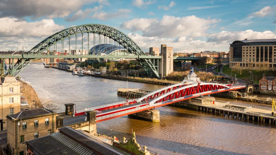 Günstige Flüge von Düsseldorf nach Newcastle upon Tyne from € 81 | SWOODOO