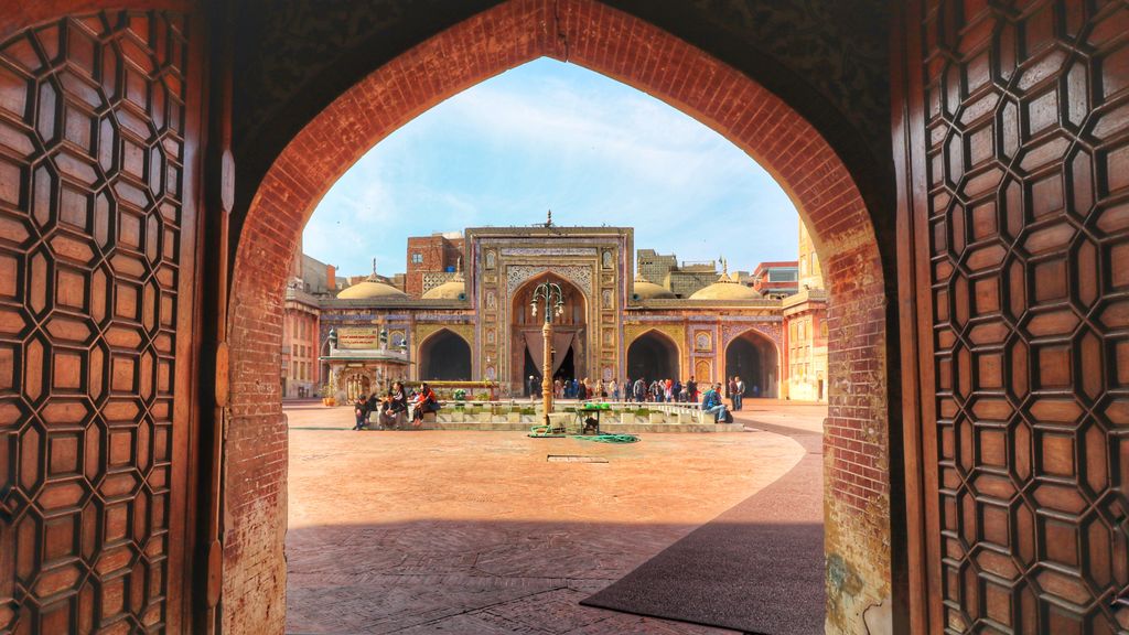 Emirates flights to Lahore (LHE) from £523 | KAYAK
