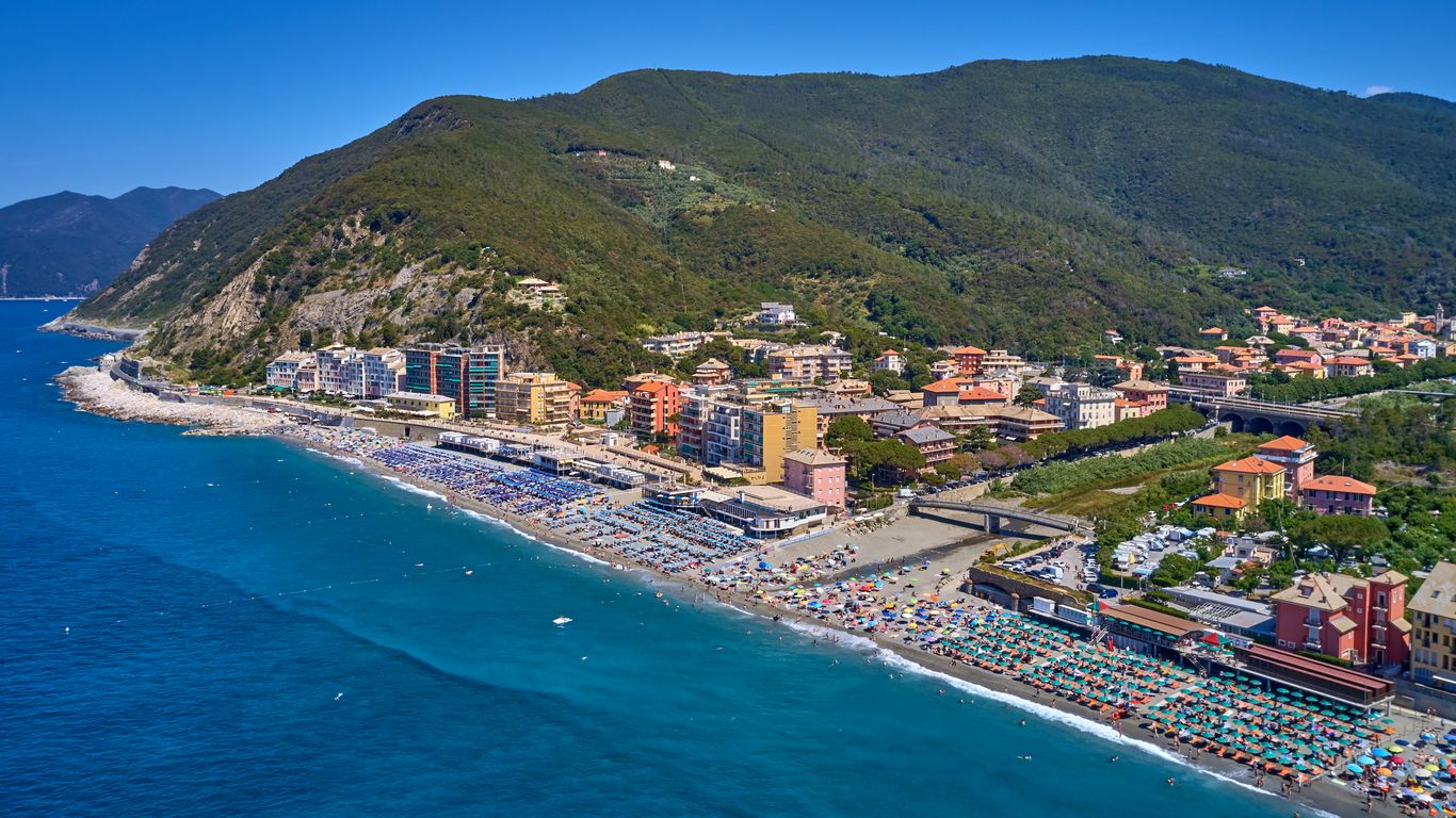 Hoteller i Deiva marina