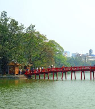 Hanoi du lịch: Hãy đến Hà Nội để khám phá thành phố xinh đẹp này với lịch sử văn hóa phong phú và những món ăn ngon đặc trưng. Trong hành trình du lịch của bạn, hãy dành thời gian để tham quan các di sản văn hóa, trải nghiệm ẩm thực và mua sắm tại các thị trường địa phương. Hà Nội đang chờ đón bạn!