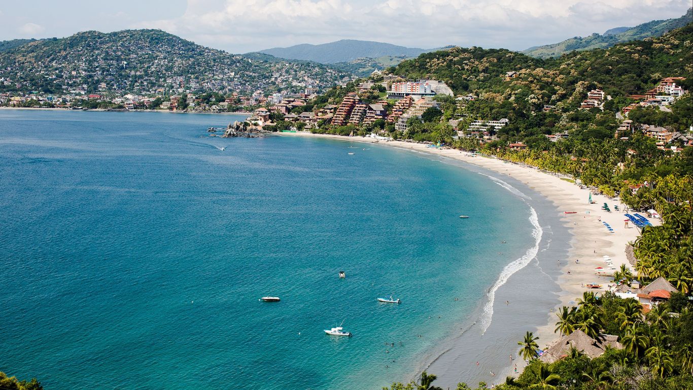 Flights to Zihuatanejo