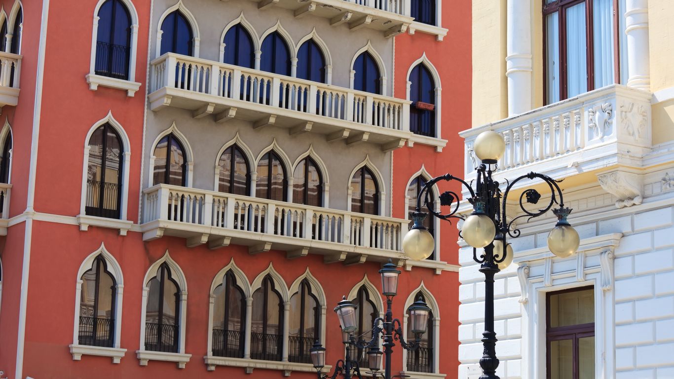 Flights to Reggio di Calabria Tito Menniti