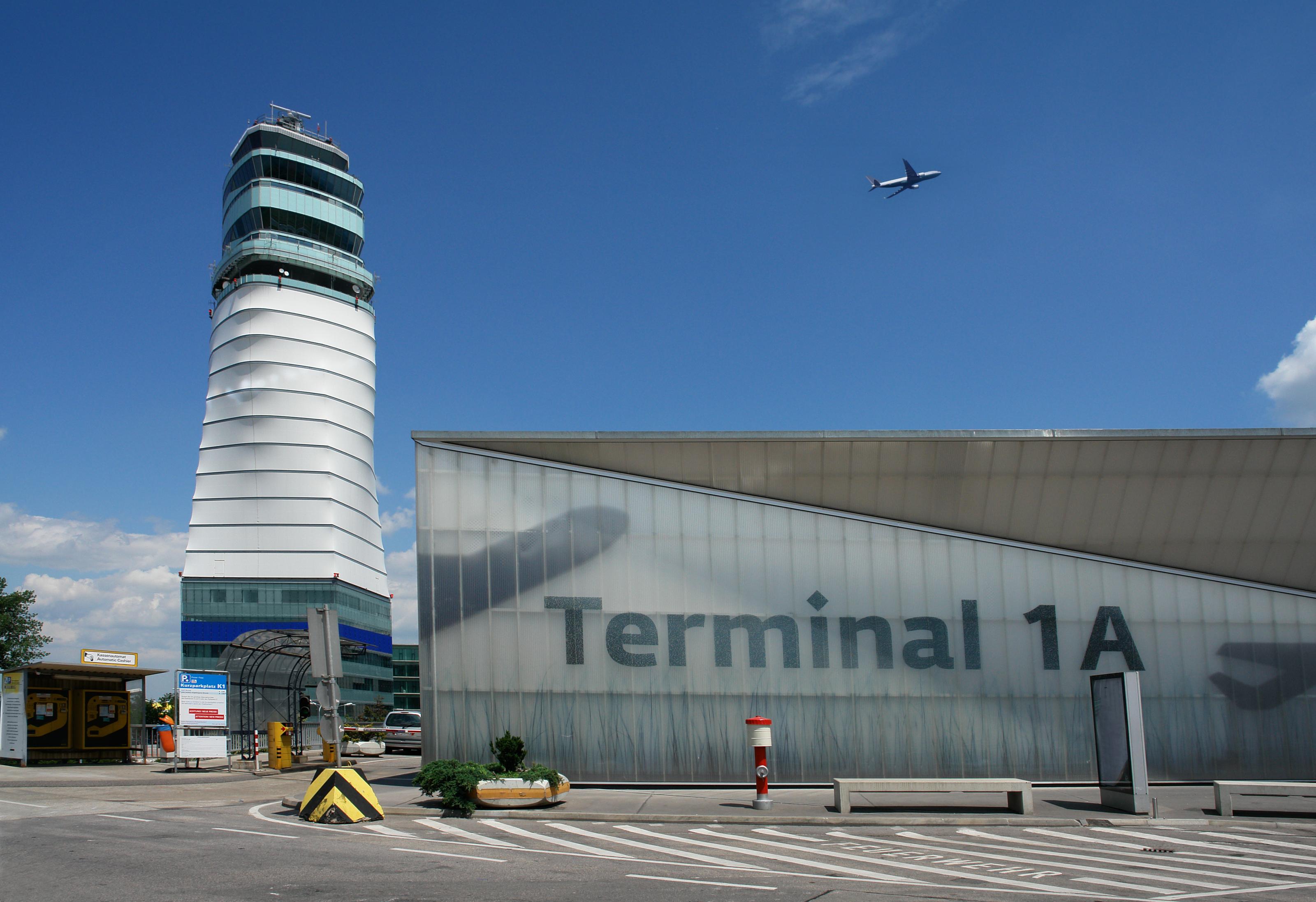 vienna airport lost baggage