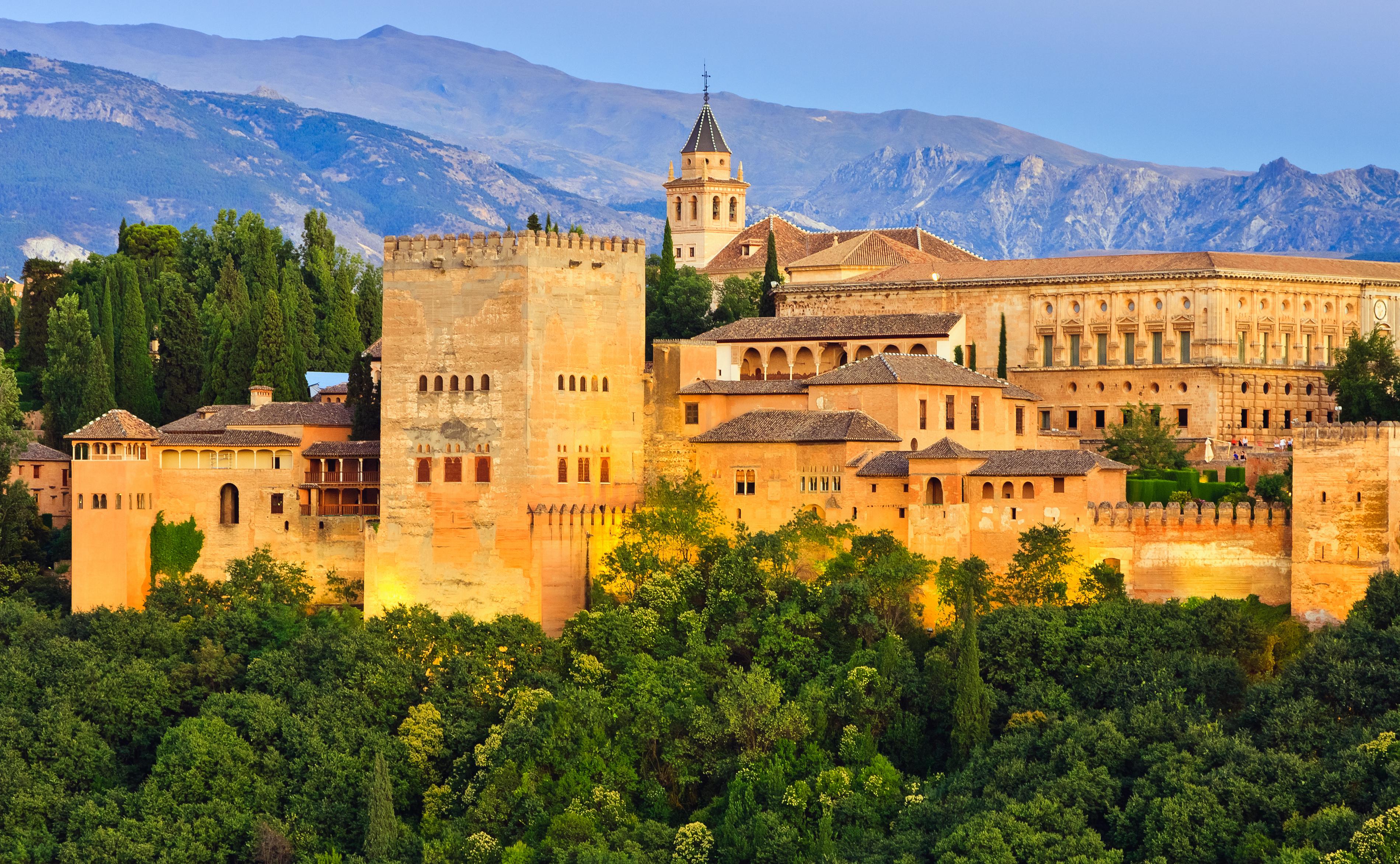 Granada Travel Guide | Granada Tourism - KAYAK