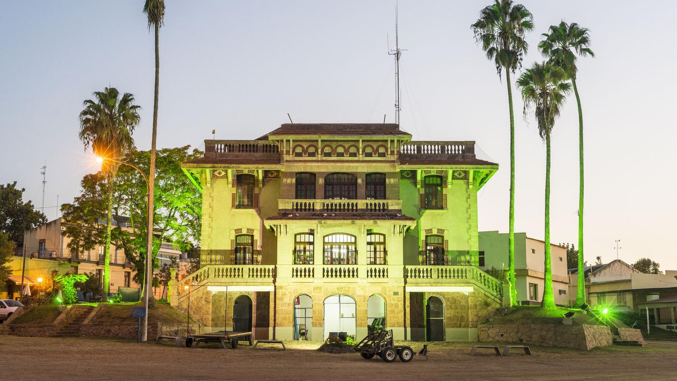 Готелі в Colón