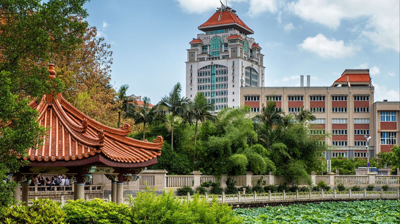 Flights to Xiamen Gaoqi Intl