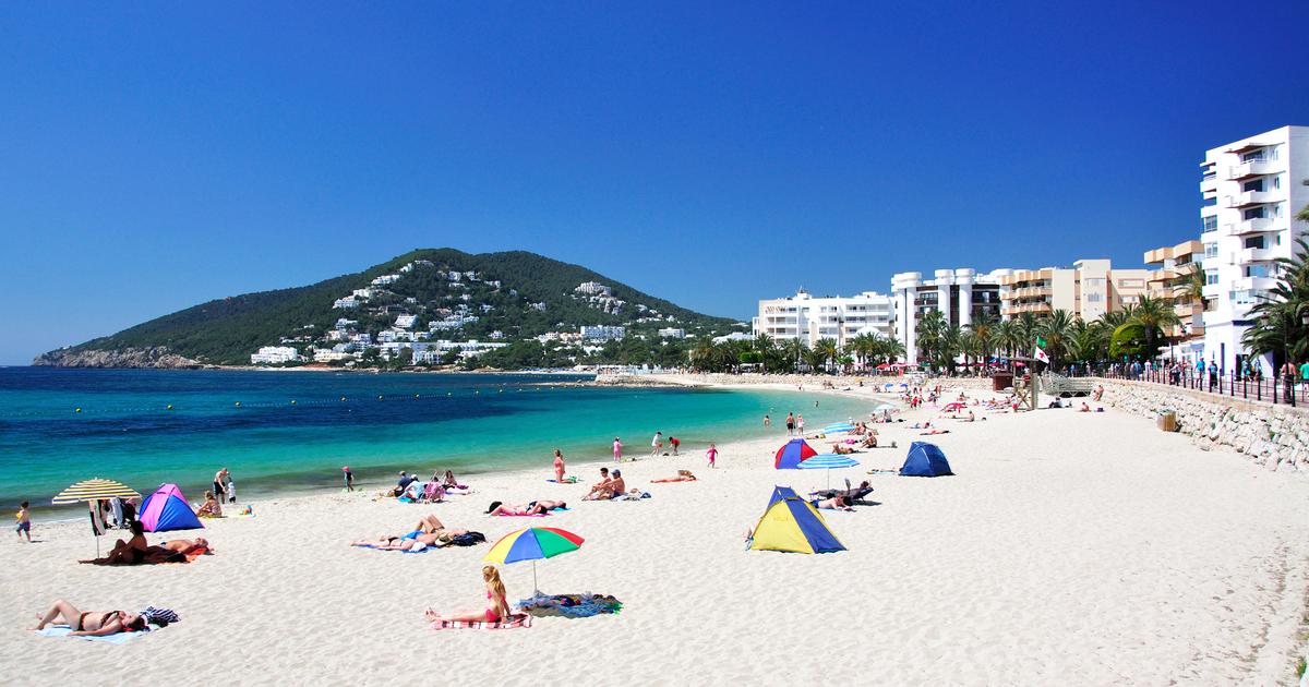 Hotéis em Santa Eulària des Riu a partir de R$ 291/noite - Pesquise no KAYAK