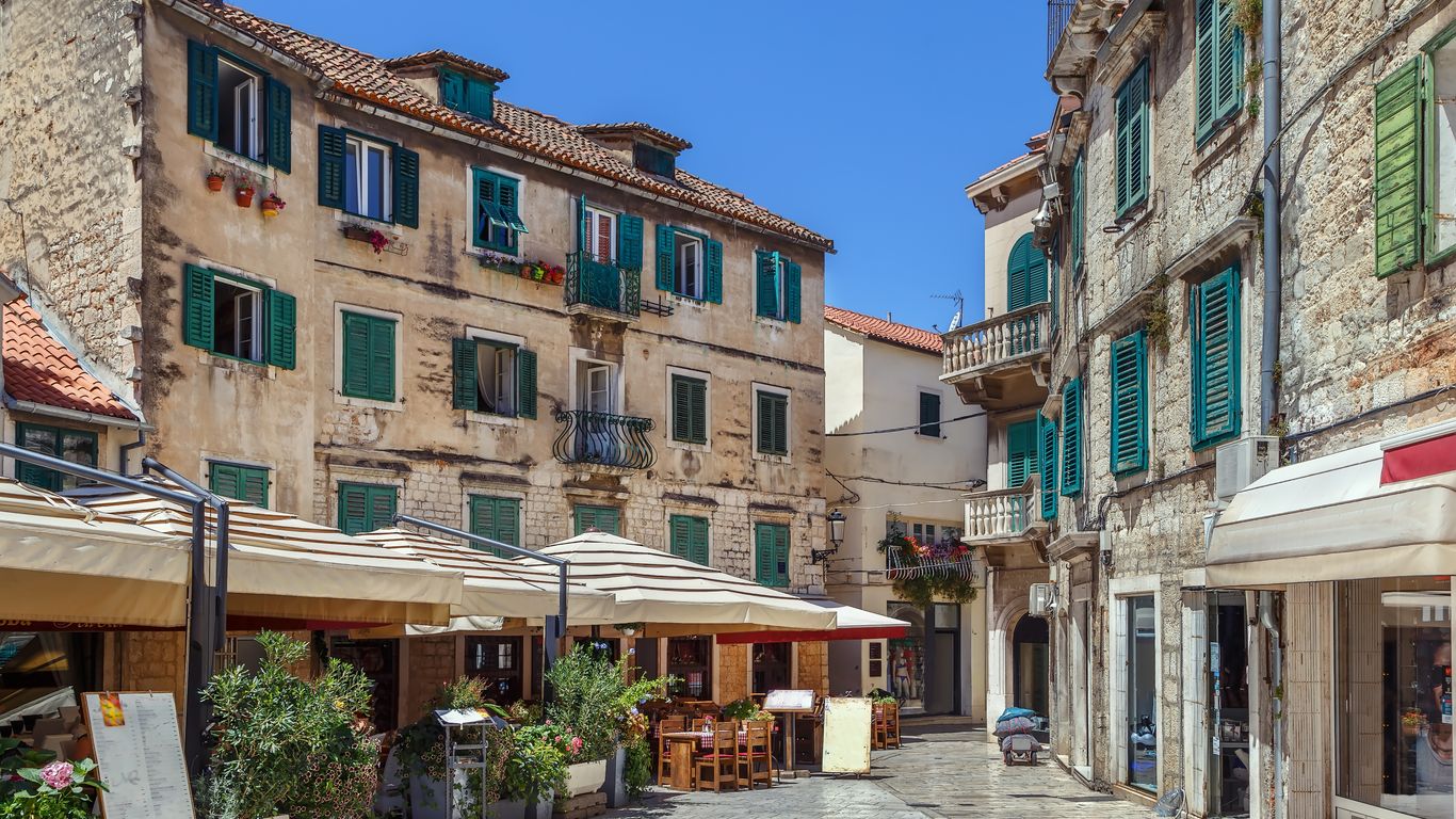 Look for other cheap flights to Split