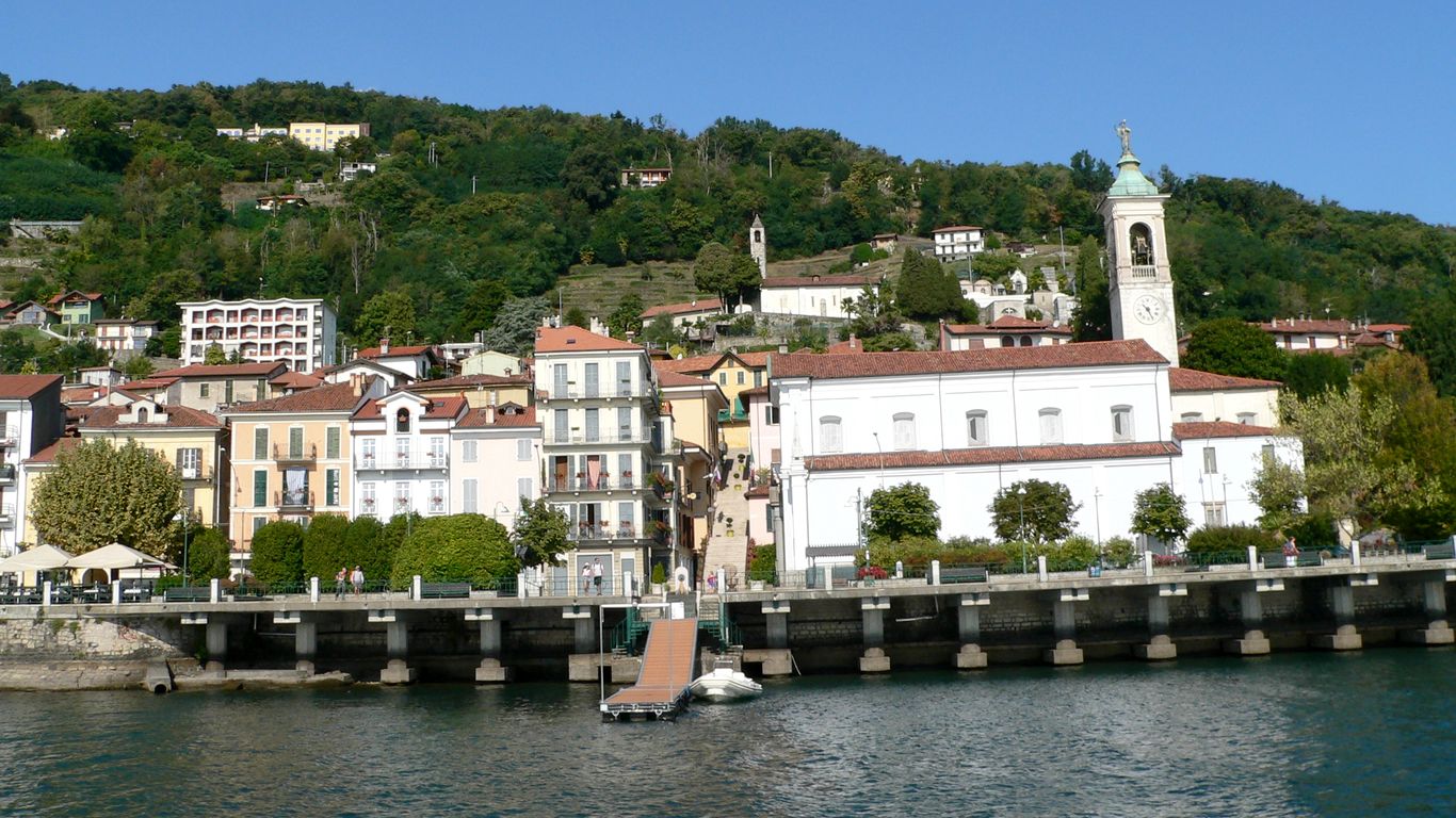 Hotels in Belgirate