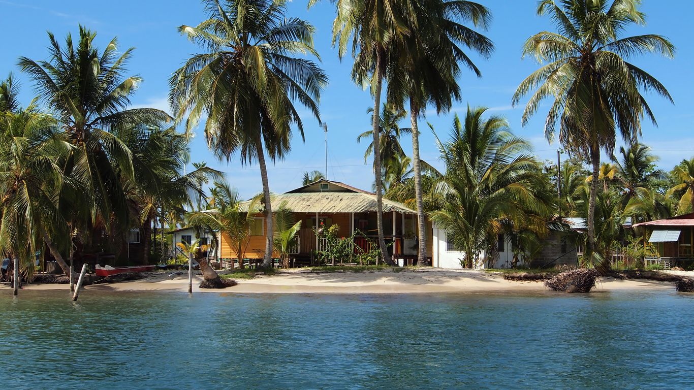 Hotels in Carenero