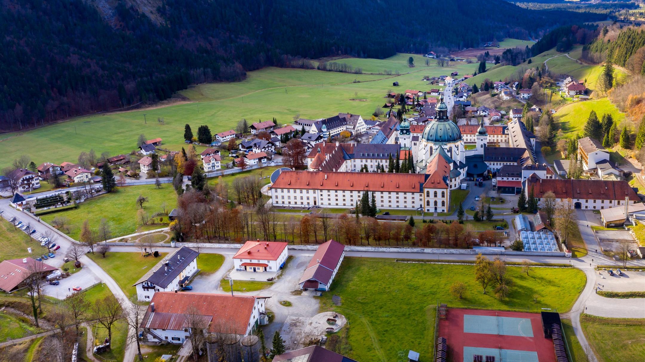 Hotels in Ettal ab 66 € Finde günstige Hotels mit momondo