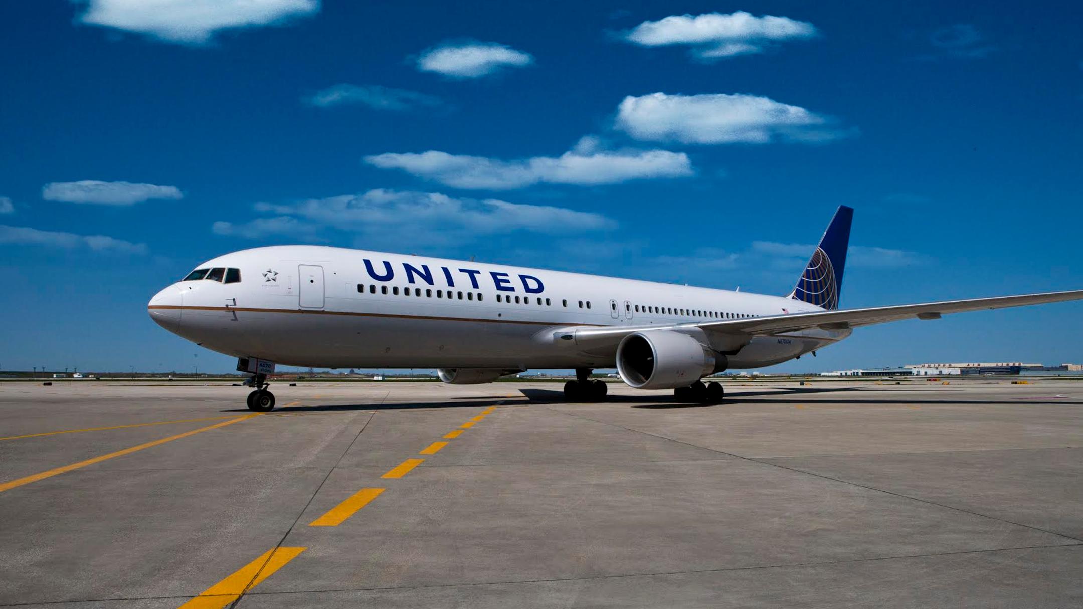 United Airlines (UA) Flights, Airline Tickets & Reviews