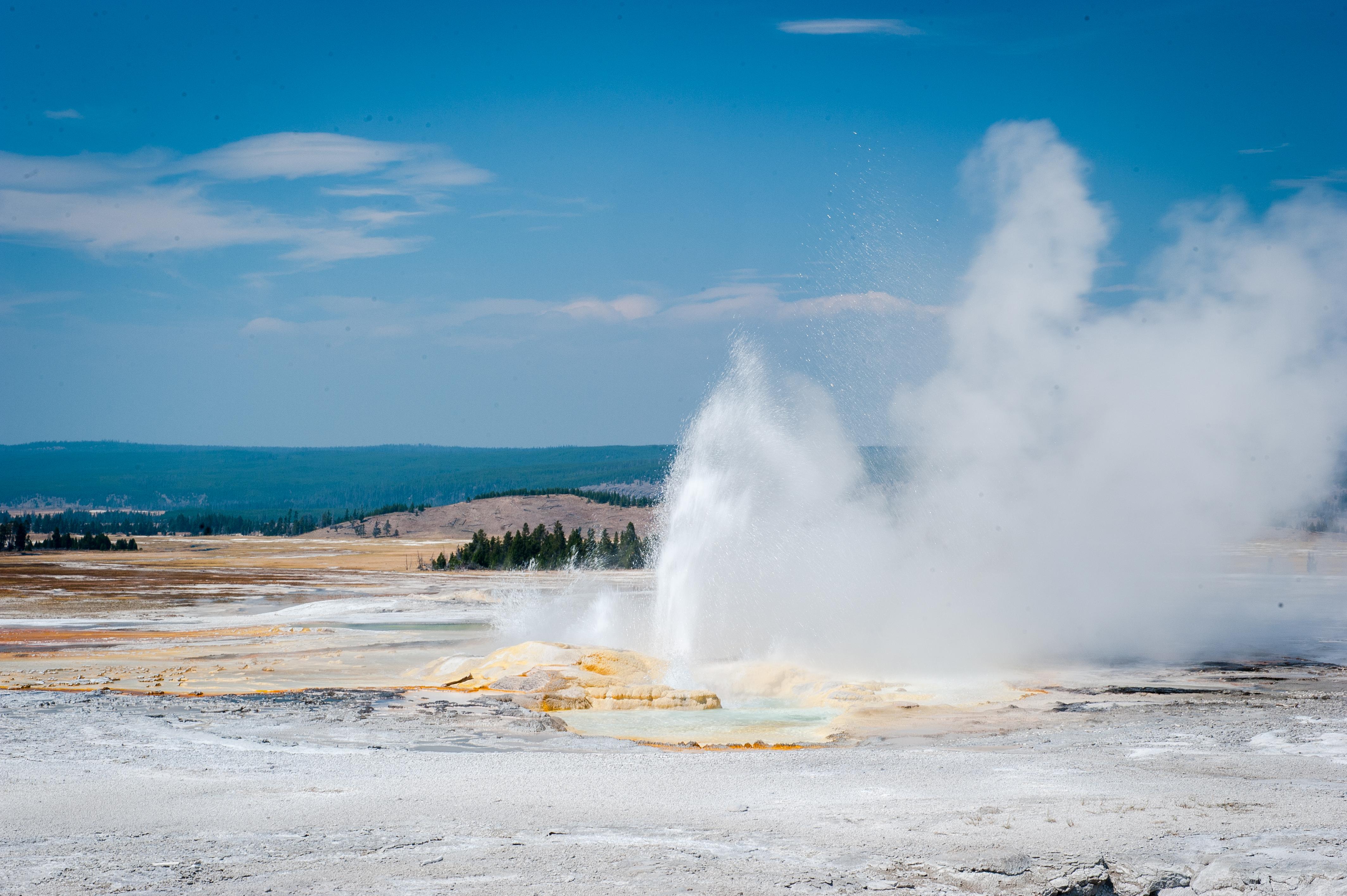 Yellowstone National Park Travel Guide Yellowstone National Park