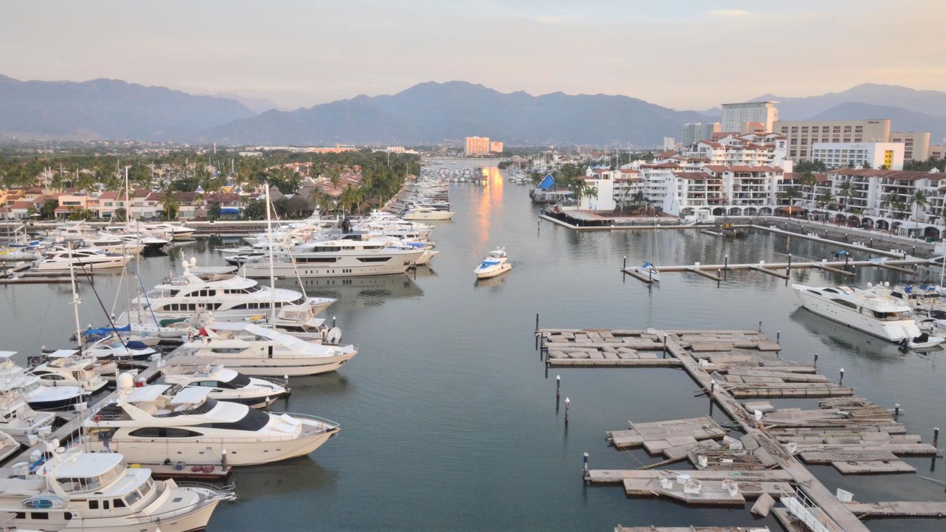Hotels in Marina Vallarta