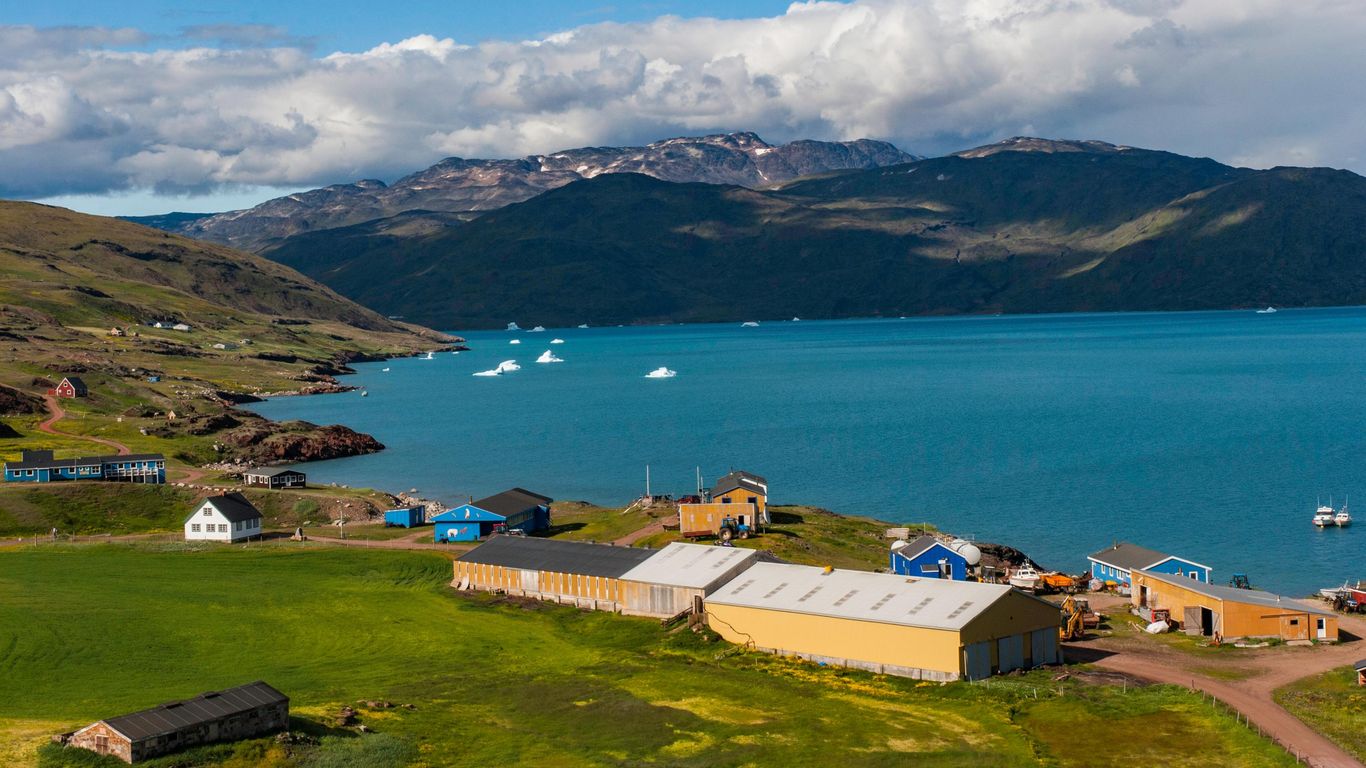 Flights to Narsarsuaq