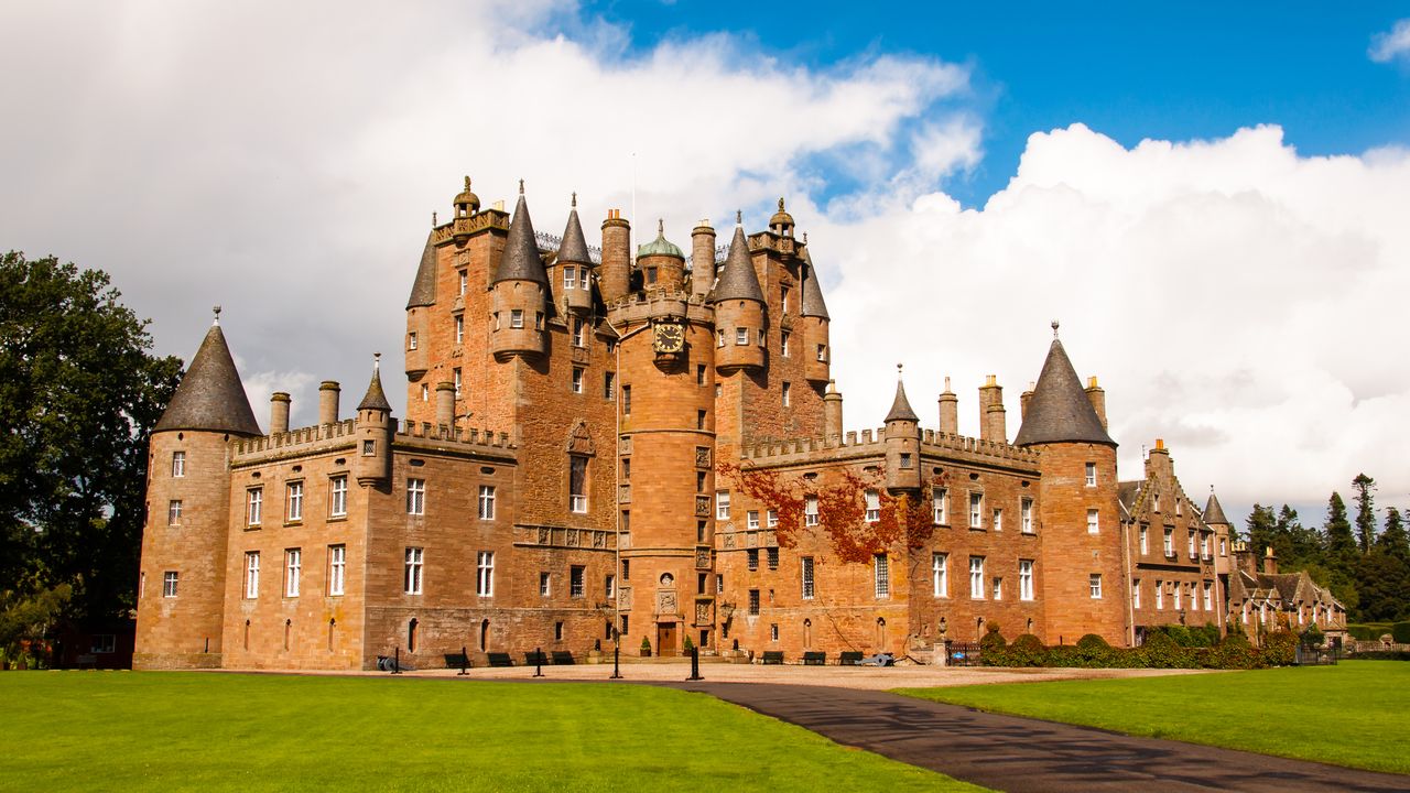 Forfar Travel Guide | Forfar Tourism - KAYAK