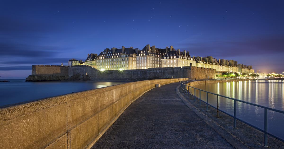Hôtels à proximité de Plage du Sillon (Saint-Malo) à partir de 44 €/nuit - Recherchez sur KAYAK