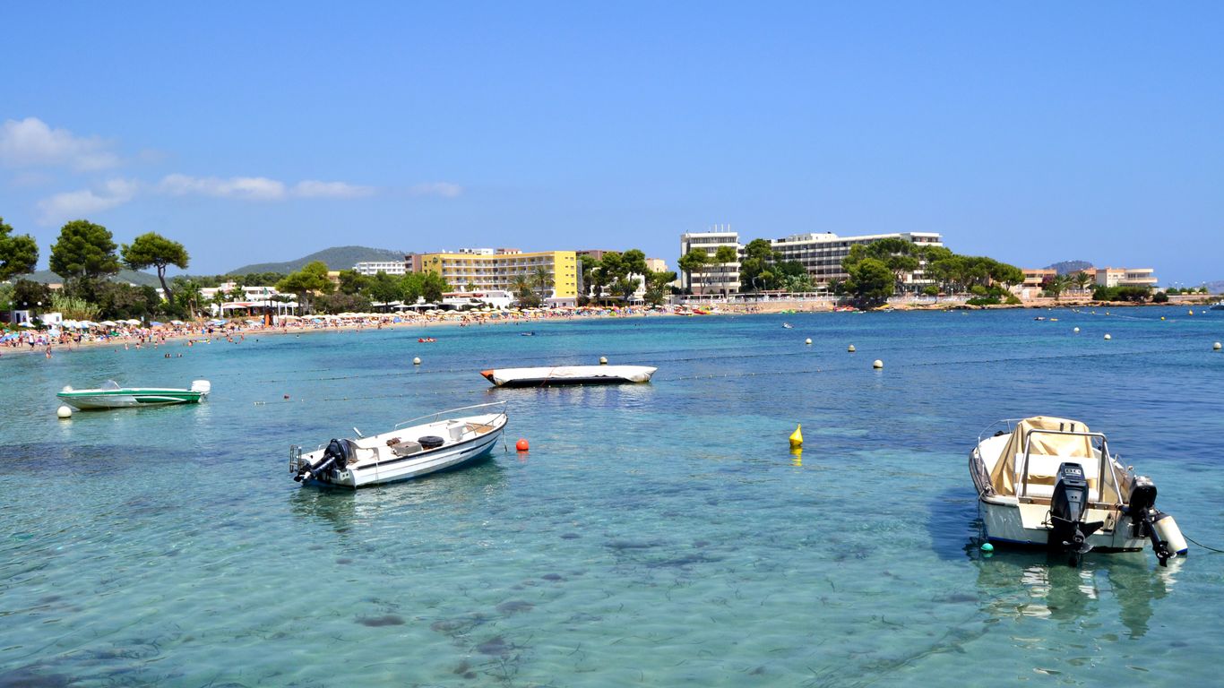 Hoteles en Es Caná