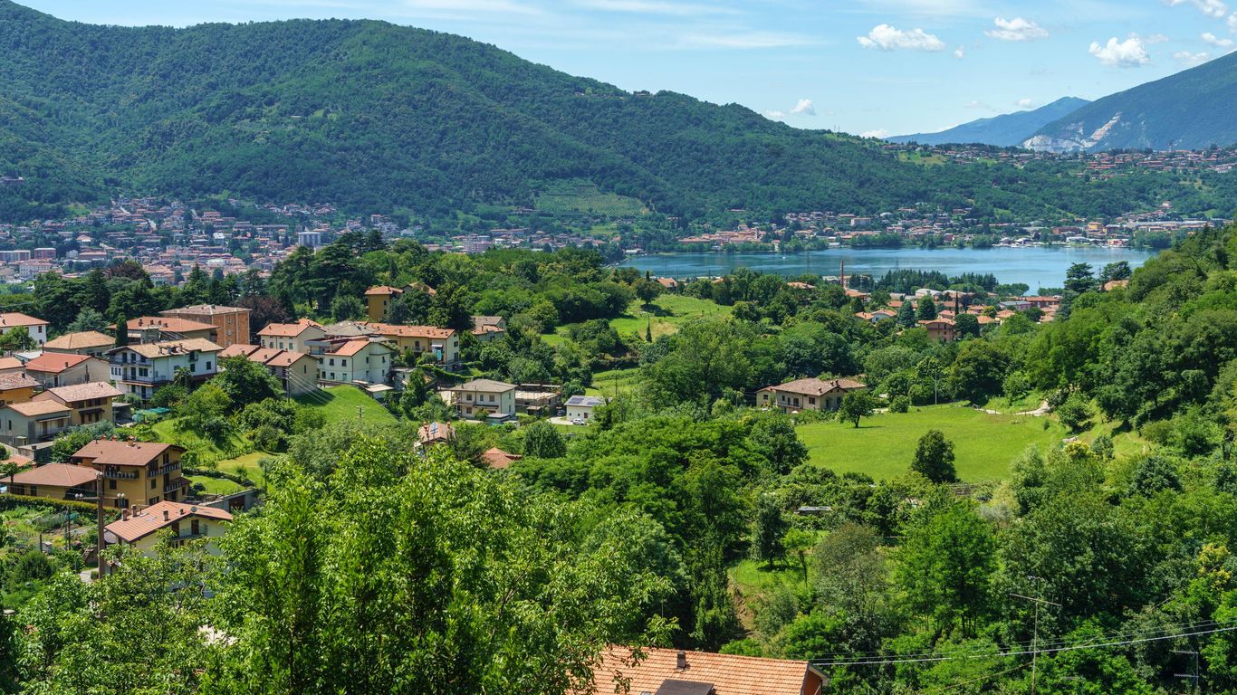 Hotels in Calolziocorte