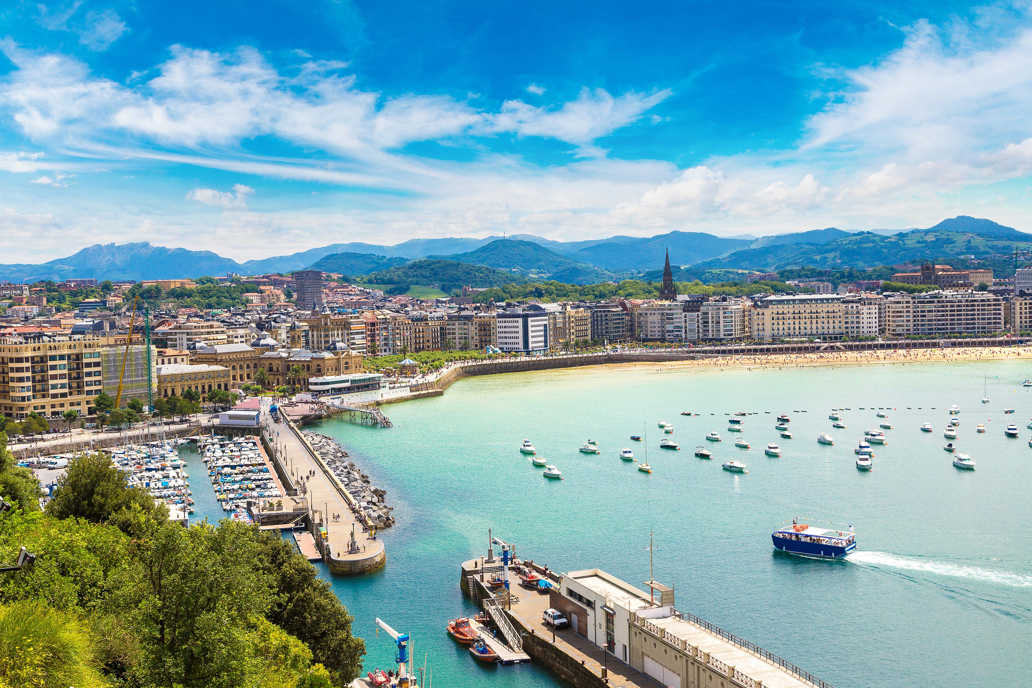 Cheap Flights from Barcelona to San Sebastian from 38 KAYAK