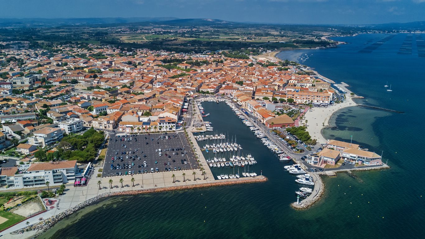 Hotels in Mèze