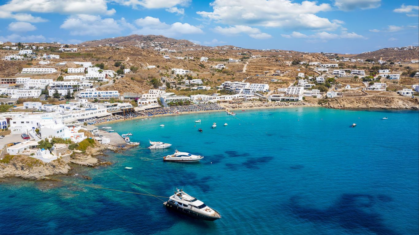 Holidays in Platis Gialos