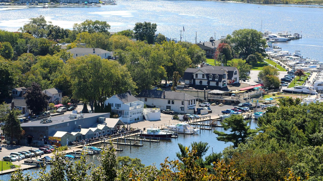 Hotels in Saugatuck