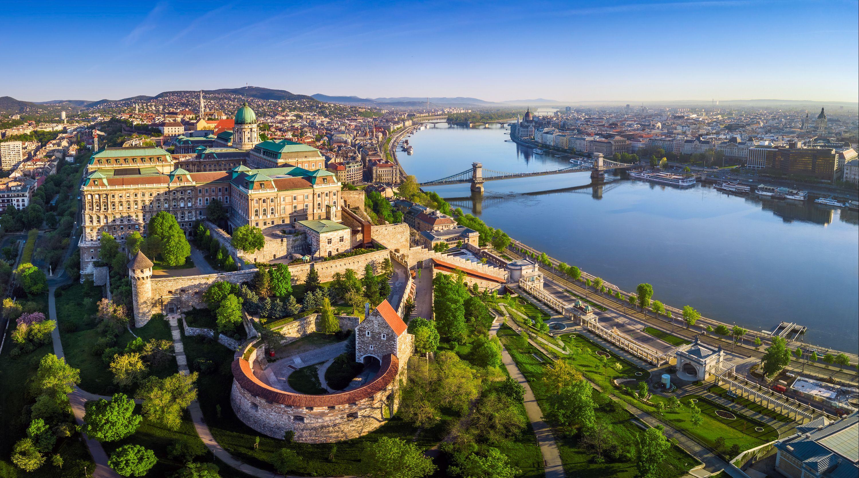 Cheap Flights from Tel Aviv to Budapest from 356 TLV BUD