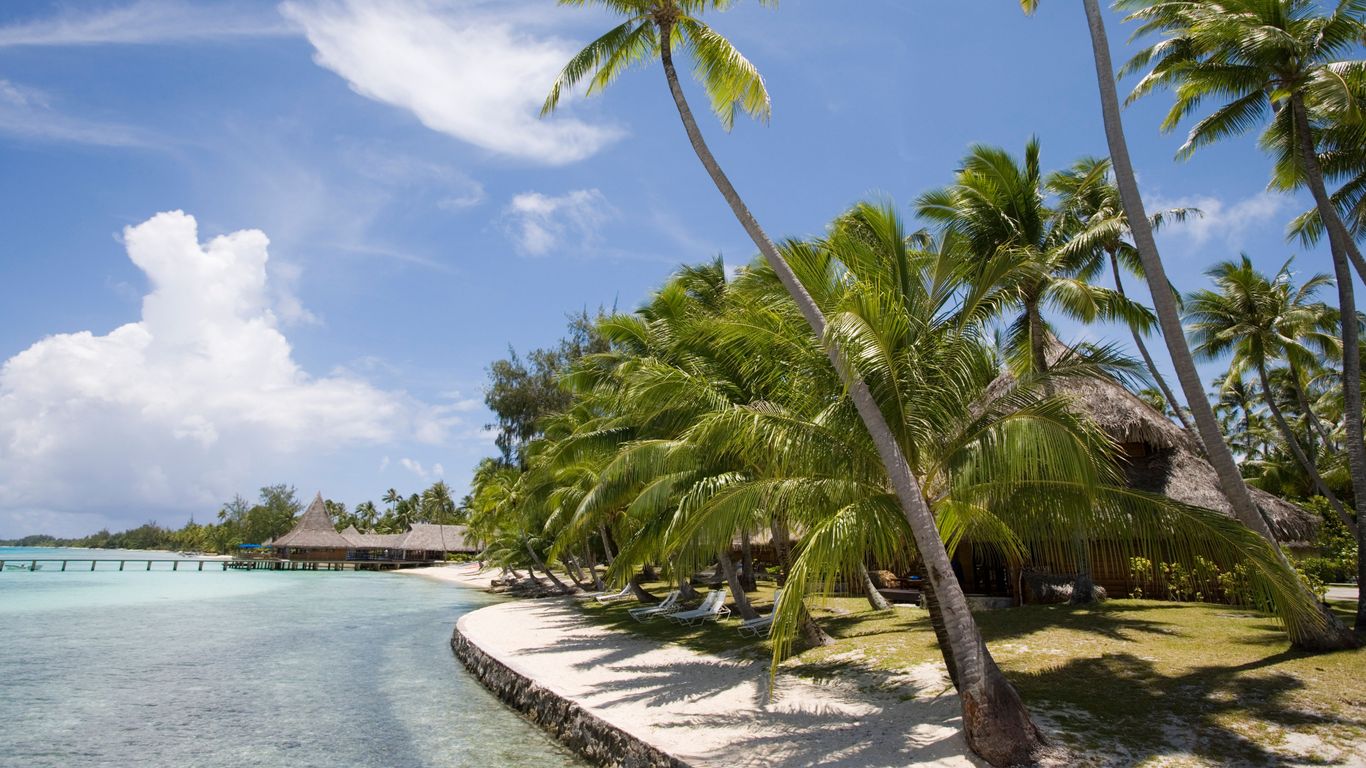 Hotels in Avatoru