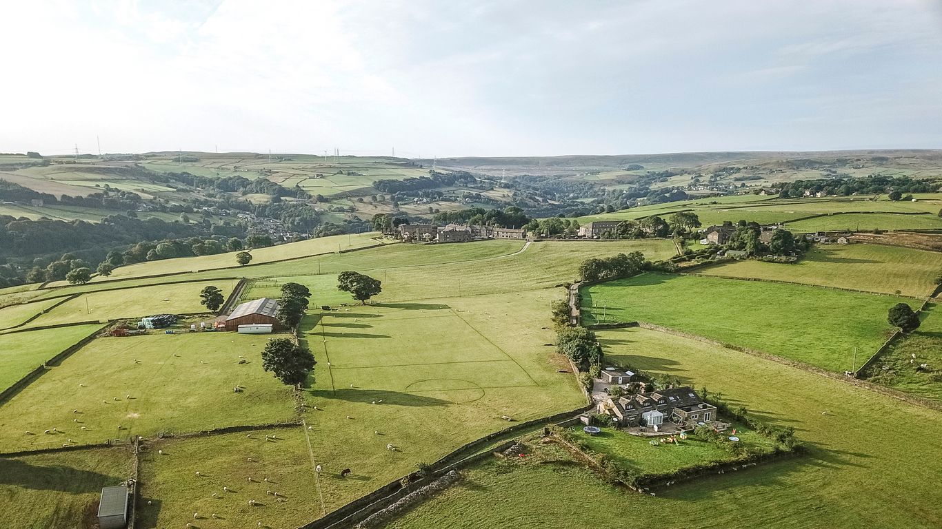 Hotels in Sowerby Bridge