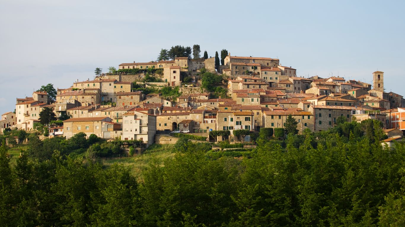 Hotels in Semproniano